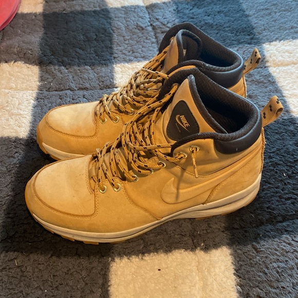 Manoa Nike boots - Picture 2 of 5